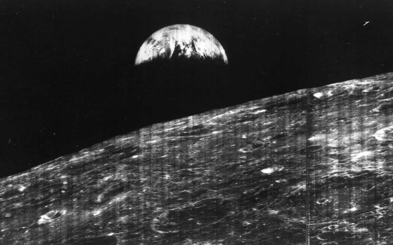 Снимки Луны «Лунар Орбитер-1»1966