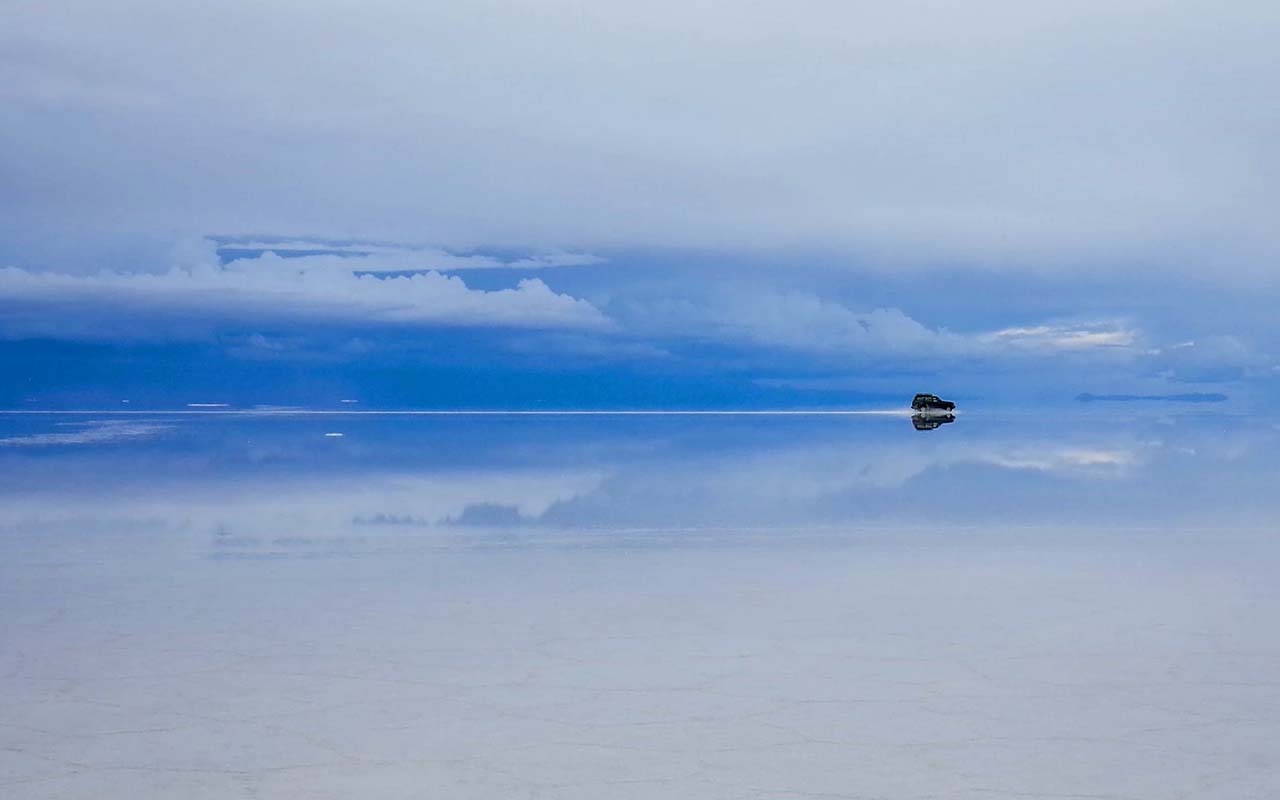 Salar de Uyuni, Bolivia, salt flats, facts, optical, illusion