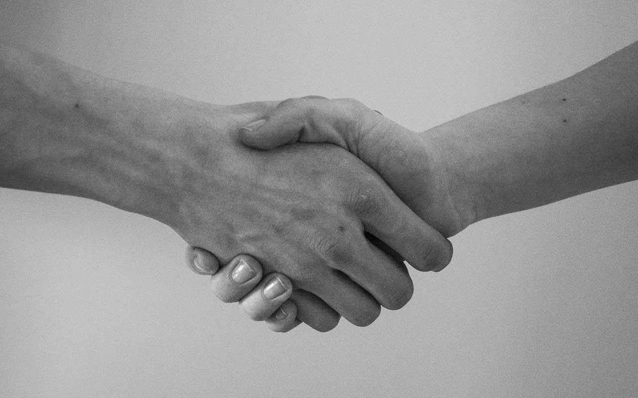 handshake, hug, facts, people, life, China, weird, habits