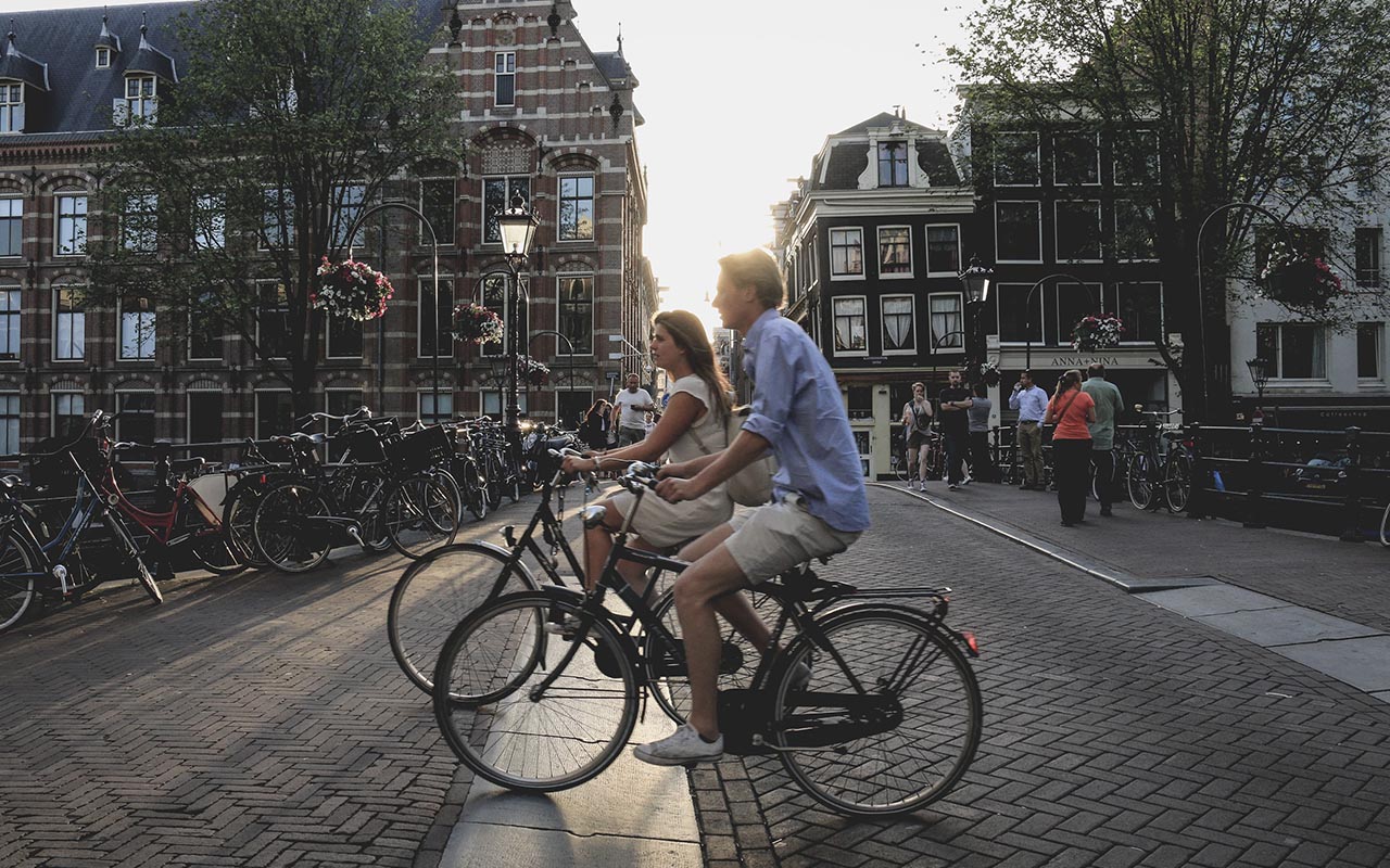 Amsterdam, bikes, facts, travel, people, life, adventure